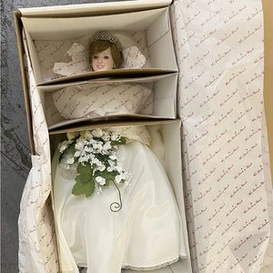 Danbury Mint Princess Diana Porcelain Bride Doll Royal Wedding1986 in box